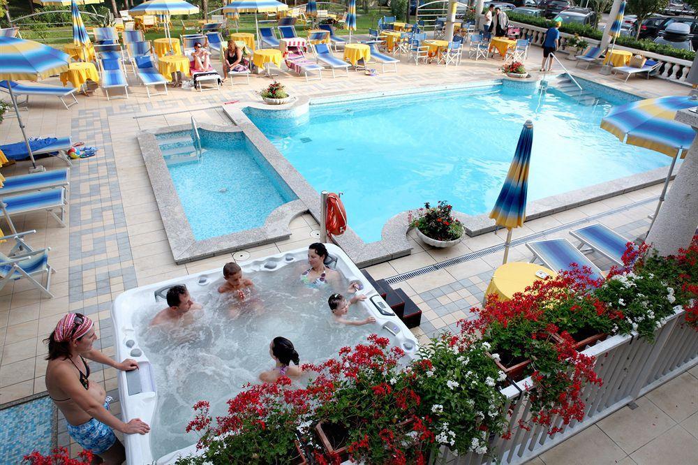 Hotel Colorado Lignano Sabbiadoro Exteriér fotografie