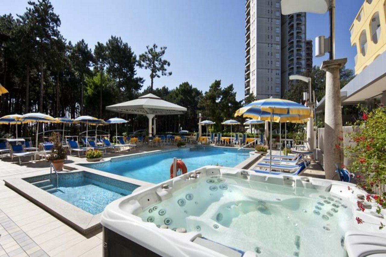 Hotel Colorado Lignano Sabbiadoro Exteriér fotografie